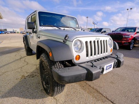 Used 2010 Jeep Wrangler Unlimited Sport image 13