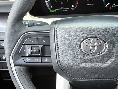 Used 2026 Toyota 4Runner TRD Off-Road Premium AWD/4WD image 18
