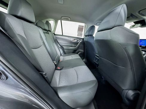 Used 2025 Toyota RAV4 XLE AWD/4WD image 27