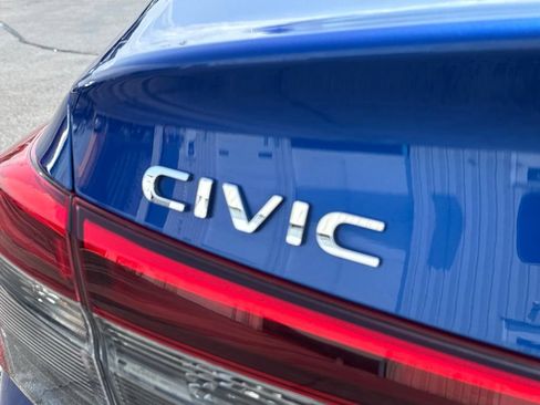 Used 2023 Honda Civic EX image 8