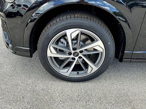 New 2025 Audi Q3 2.0T Premium image 13