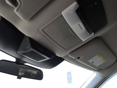 Used 2022 Nissan Pathfinder SV image 38