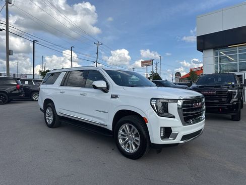 Used 2024 GMC Yukon XL SLT RWD image 1