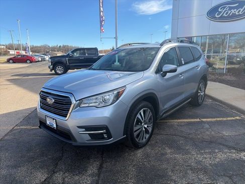 Used 2019 Subaru Ascent Limited w/ Popular Package #3 image 3
