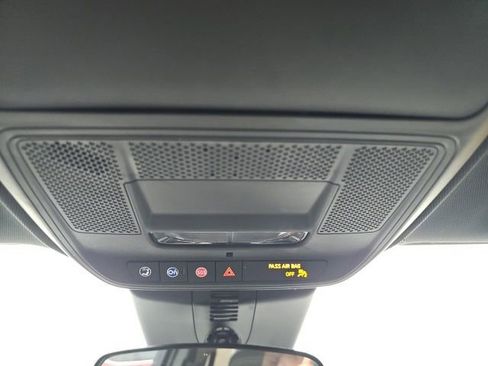 Used 2024 Chevrolet Traverse LT image 48