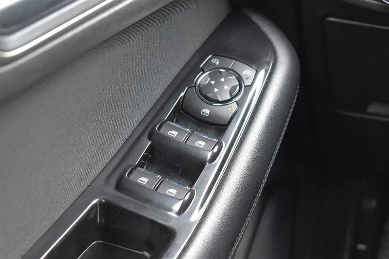 Used 2019 Ford Edge SEL FWD image 14