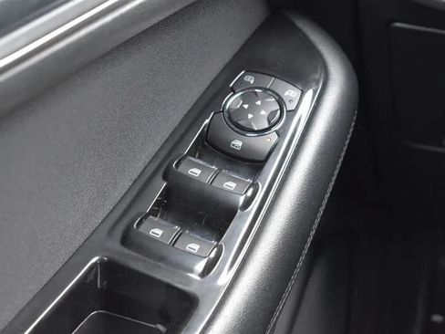 Used 2019 Ford Edge SEL FWD image 14