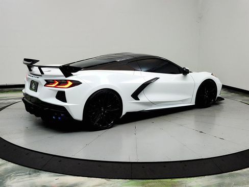 Used 2021 Chevrolet Corvette Stingray Coupe w/ 1LT RWD image 5