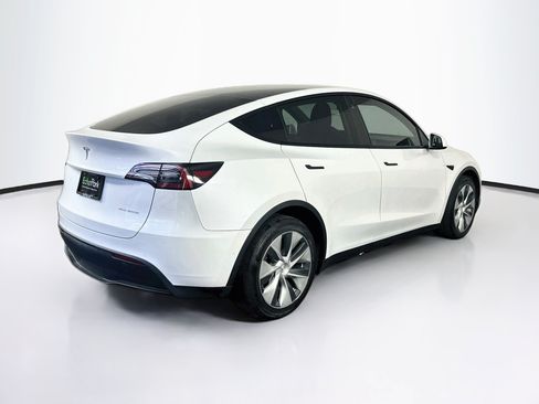 Used 2021 Tesla Model Y Long Range AWD/4WD image 9