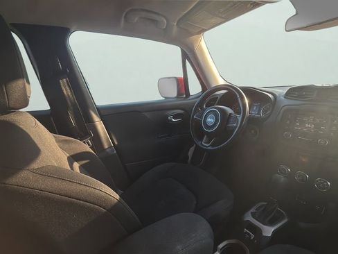 Used 2017 Jeep Renegade Latitude image 18