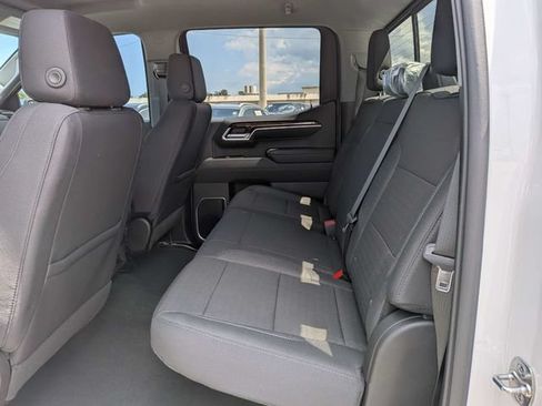New 2026 GMC Sierra 1500 SLE w/ X31 Off-Road Package AWD/4WD image 18