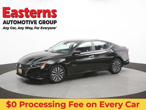 Used 2023 Nissan Altima 2.5 SV FWD image 59