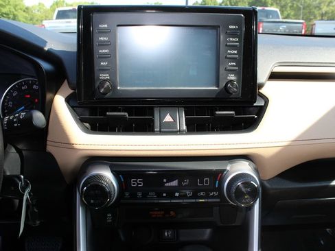 Used 2019 Toyota RAV4 LE w/ Carpet Mat Package AWD/4WD image 2