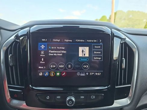 Used 2023 Chevrolet Traverse LT FWD image 26