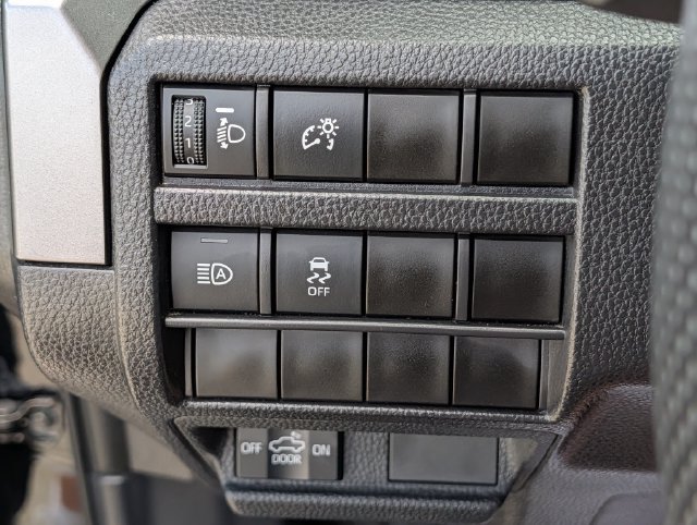 Used 2025 Toyota Tacoma SR5 AWD/4WD image 23