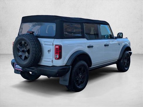 Used 2022 Ford Bronco Black Diamond image 5