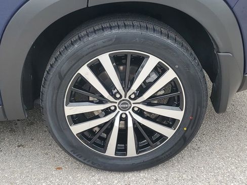 Used 2023 Nissan Pathfinder Platinum w/ Cargo Package image 6