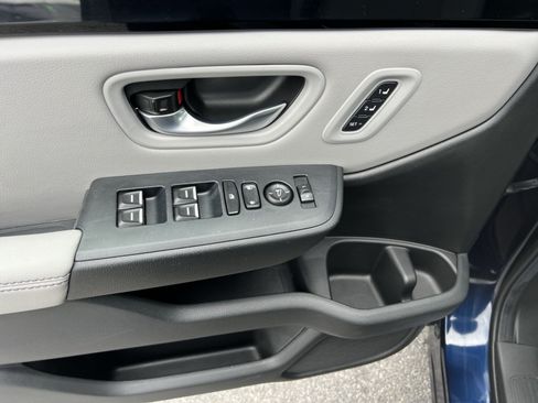 Used 2024 Honda Pilot Touring image 15