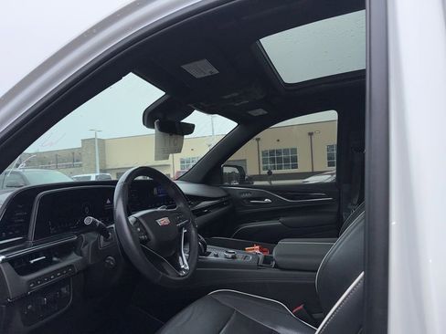 Used 2022 Cadillac Escalade ESV Sport w/ Touring Package image 6