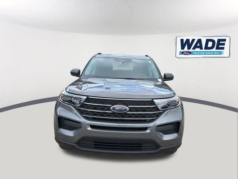 Used 2024 Ford Explorer XLT AWD/4WD image 2