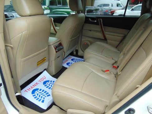 Used 2013 Toyota Highlander Limited FWD image 19