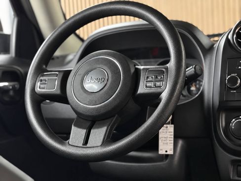 Used 2016 Jeep Patriot Sport FWD image 22