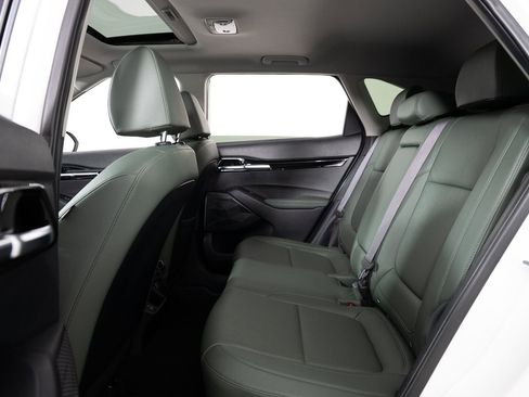 Used 2024 Kia Seltos SX w/ SX Sunroof Package image 19