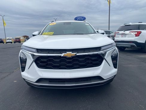 New 2025 Chevrolet Trax LT image 13