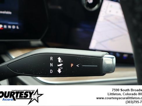 Used 2025 Chevrolet Tahoe High Country image 15