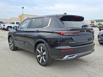 New 2025 Mitsubishi Outlander SE