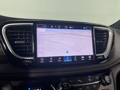 Used 2022 Chrysler Pacifica Pinnacle image 16