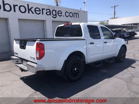 Used 2016 Nissan Frontier SV AWD/4WD image 8