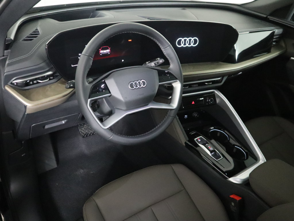 Used 2025 Audi Q5 Premium w/ Premium Plus AWD/4WD image 10