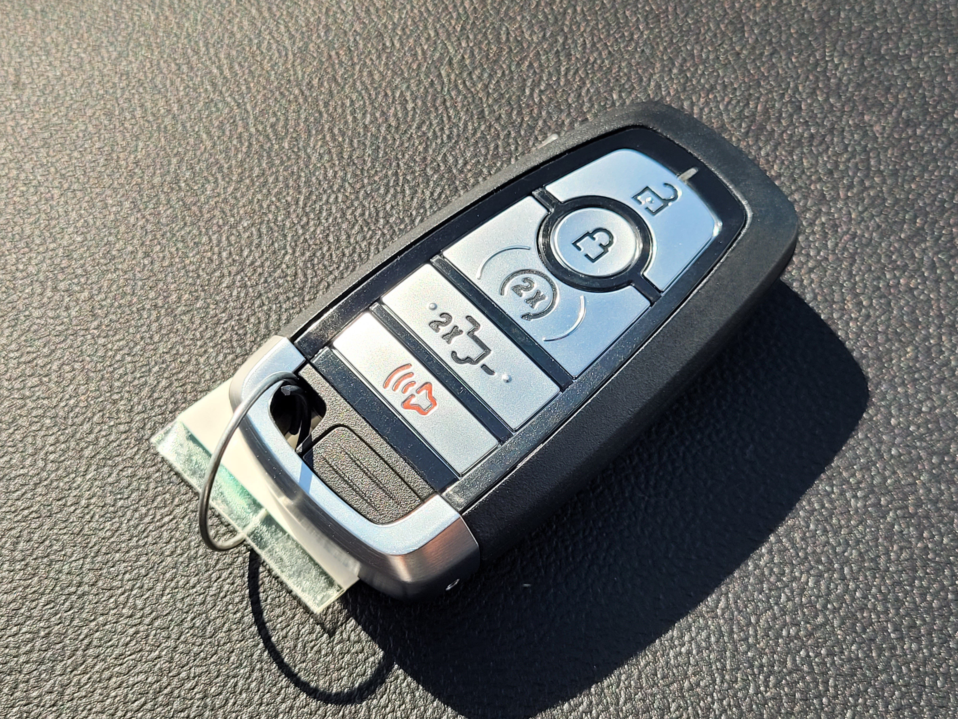 Used 2022 Ford Escape SE w/ Convenience Package FWD image 11