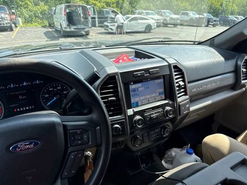 Used 2017 Ford F250 XLT w/ XLT Premium Package AWD/4WD image 7