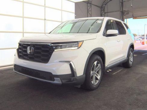 Used 2023 Honda Pilot EX-L image 2