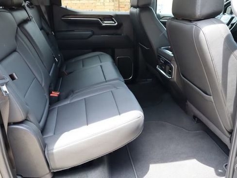 Used 2024 GMC Sierra 1500 SLT RWD image 17