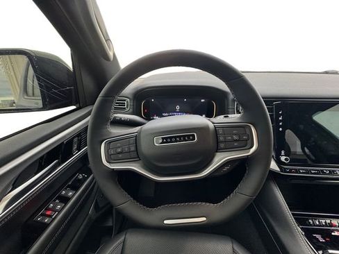 New 2025 Jeep Wagoneer Series II image 12