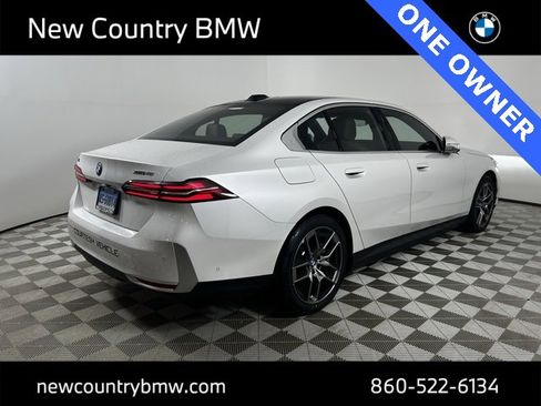 Used 2025 BMW i5 xDrive40 w/ Premium Package image 7