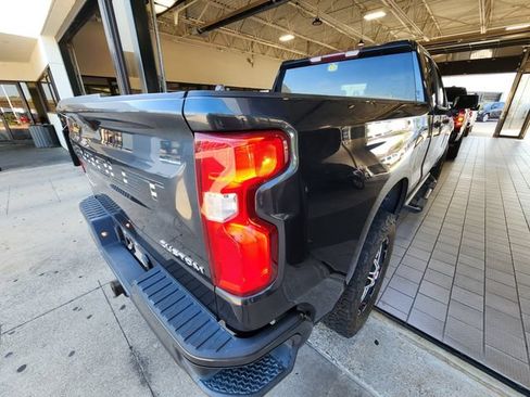 Used 2019 Chevrolet Silverado 1500 Custom w/ Custom Value Package RWD image 4
