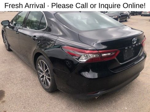 Used 2023 Toyota Camry XLE FWD image 3