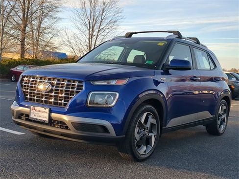 Used 2023 Hyundai Venue SEL image 7