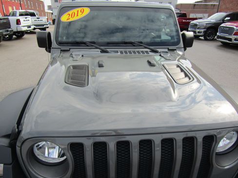 Used 2019 Jeep Wrangler Unlimited Rubicon AWD/4WD image 13