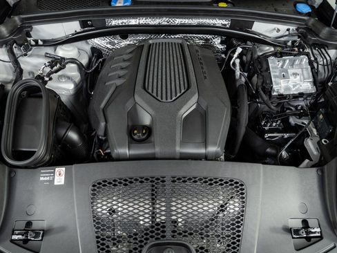 New 2026 Porsche Macan Turbo image 35