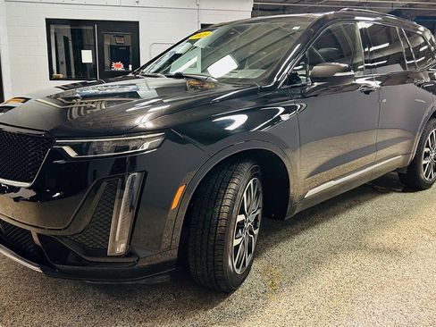 Used 2023 Cadillac XT6 Sport w/ Platinum Package image 3