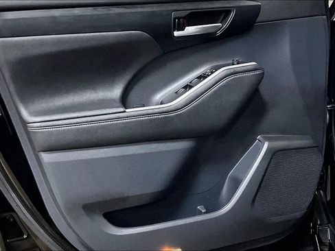 Used 2023 Toyota Highlander XSE image 21