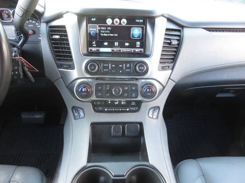 Used 2015 Chevrolet Suburban LT AWD/4WD image 16