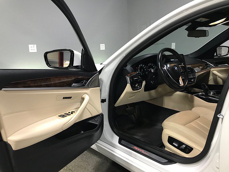 Used 2018 BMW 530i RWD image 9