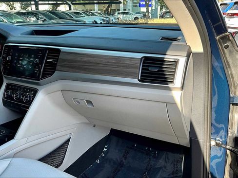 Used 2022 Volkswagen Atlas SEL image 18