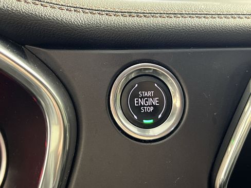 Used 2019 Chevrolet Blazer Premier w/ Driver Confidence II Package image 35